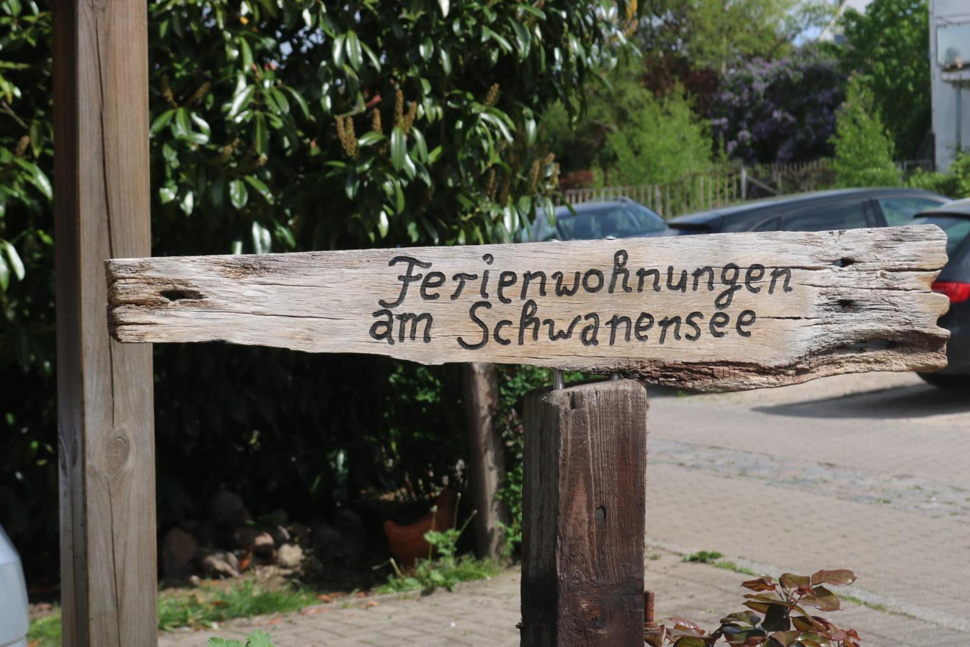Ferienwohnungen Am Schwanensee Plön Екстериор снимка